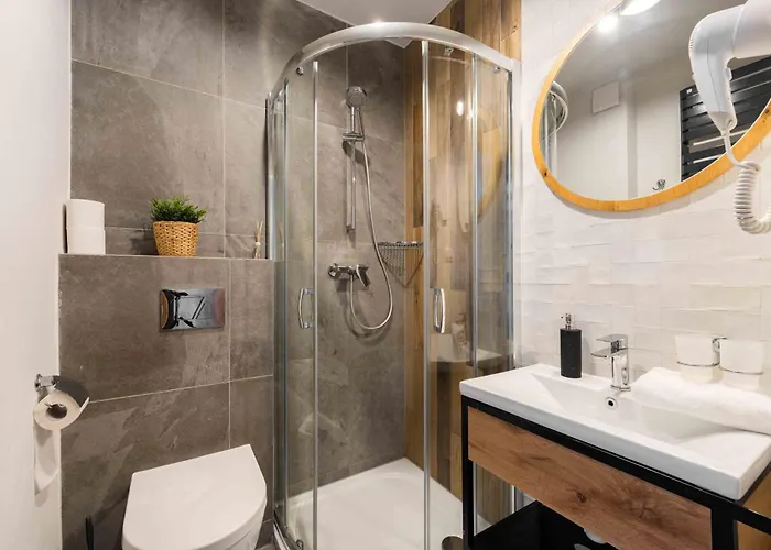 Pod Stokiem Z Sauna I Jacuzzi - Szczyrkapartamenty Lägenhetshotell 3*